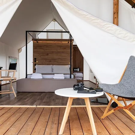 Luxussátor Nabi Glamping &