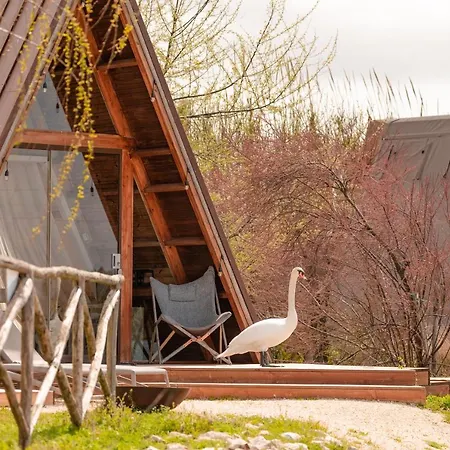 Luxussátor Nabi Glamping &